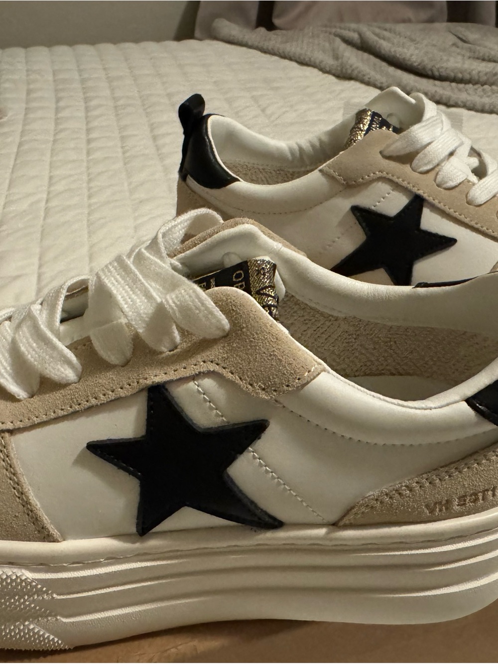 Vintage Havana White Platform Sneakers with Black Star